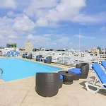 Ocean Drive Studio Beach Front